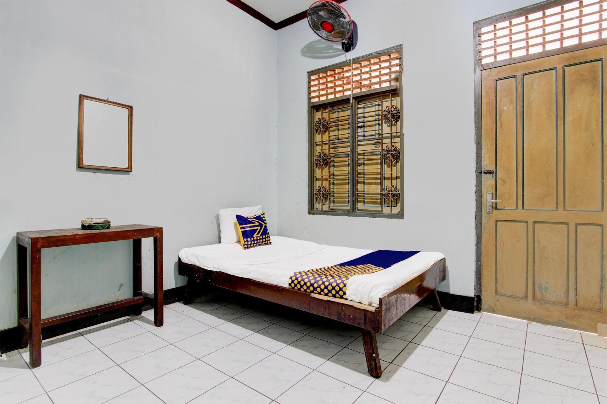 Spot On 94085 Hotel Agung Purwokerto Buitenkant foto