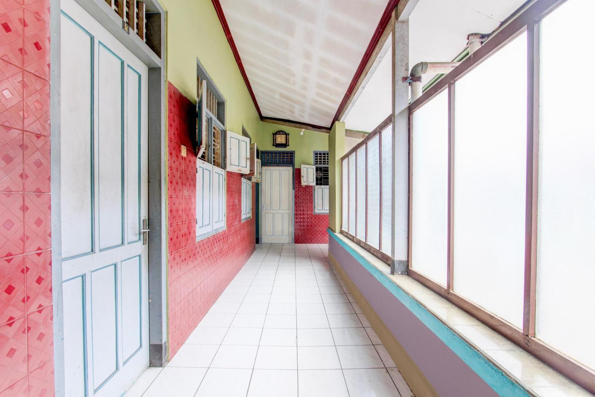 Spot On 94085 Hotel Agung Purwokerto Buitenkant foto