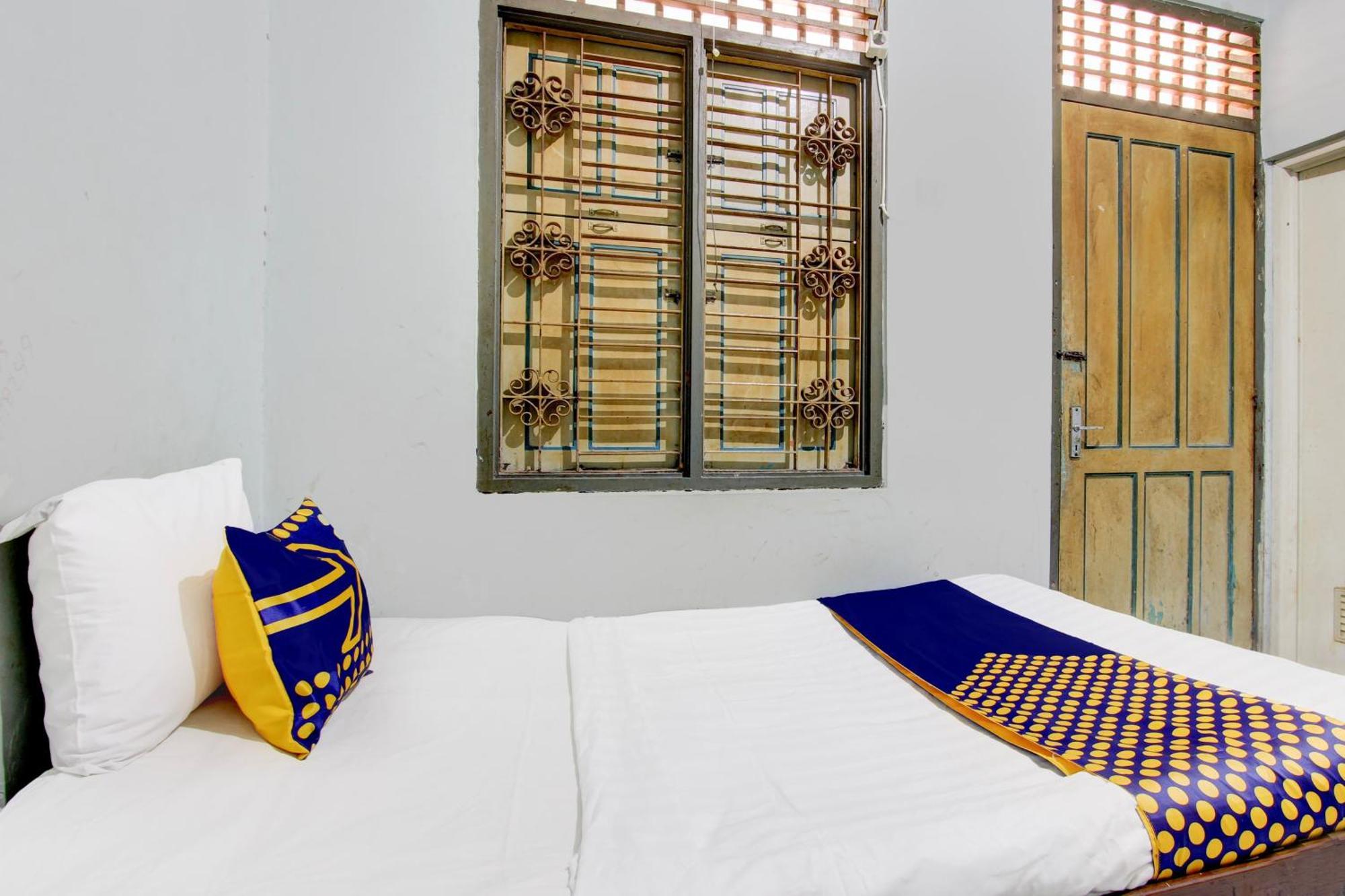 Spot On 94085 Hotel Agung Purwokerto Buitenkant foto